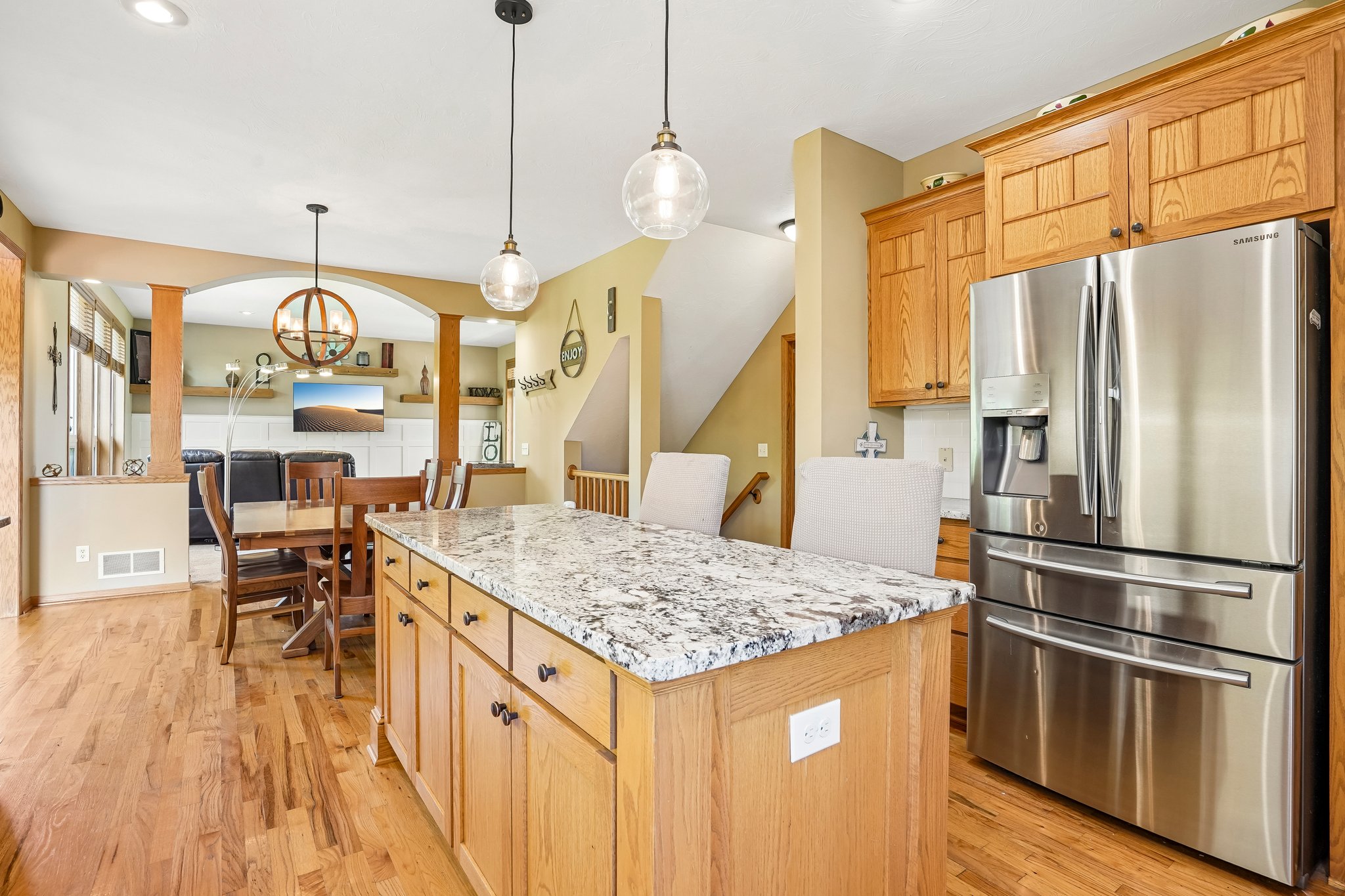 Embers Ave-S0207-024.jpg