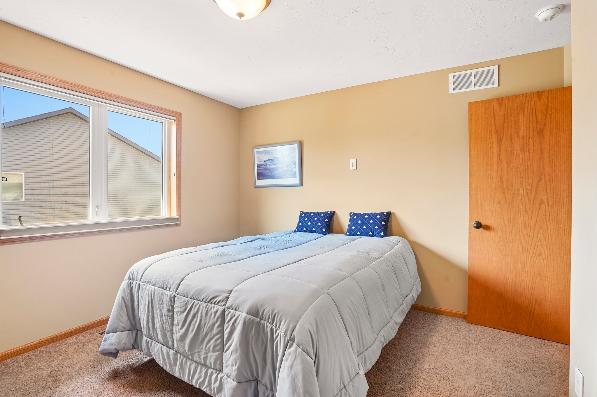 Embers Ave-S0207-044.jpg