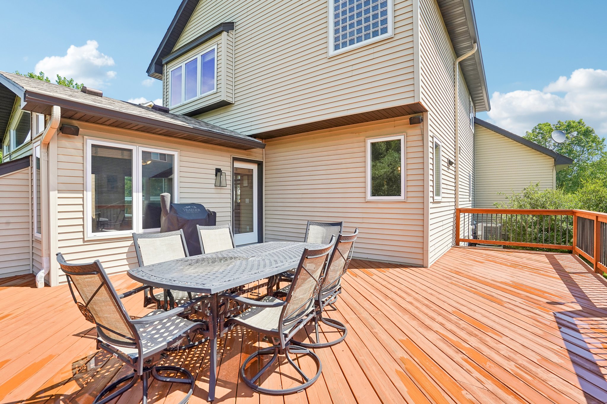 Embers Ave-S0207-062.jpg