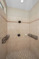 Master Bathroom1c