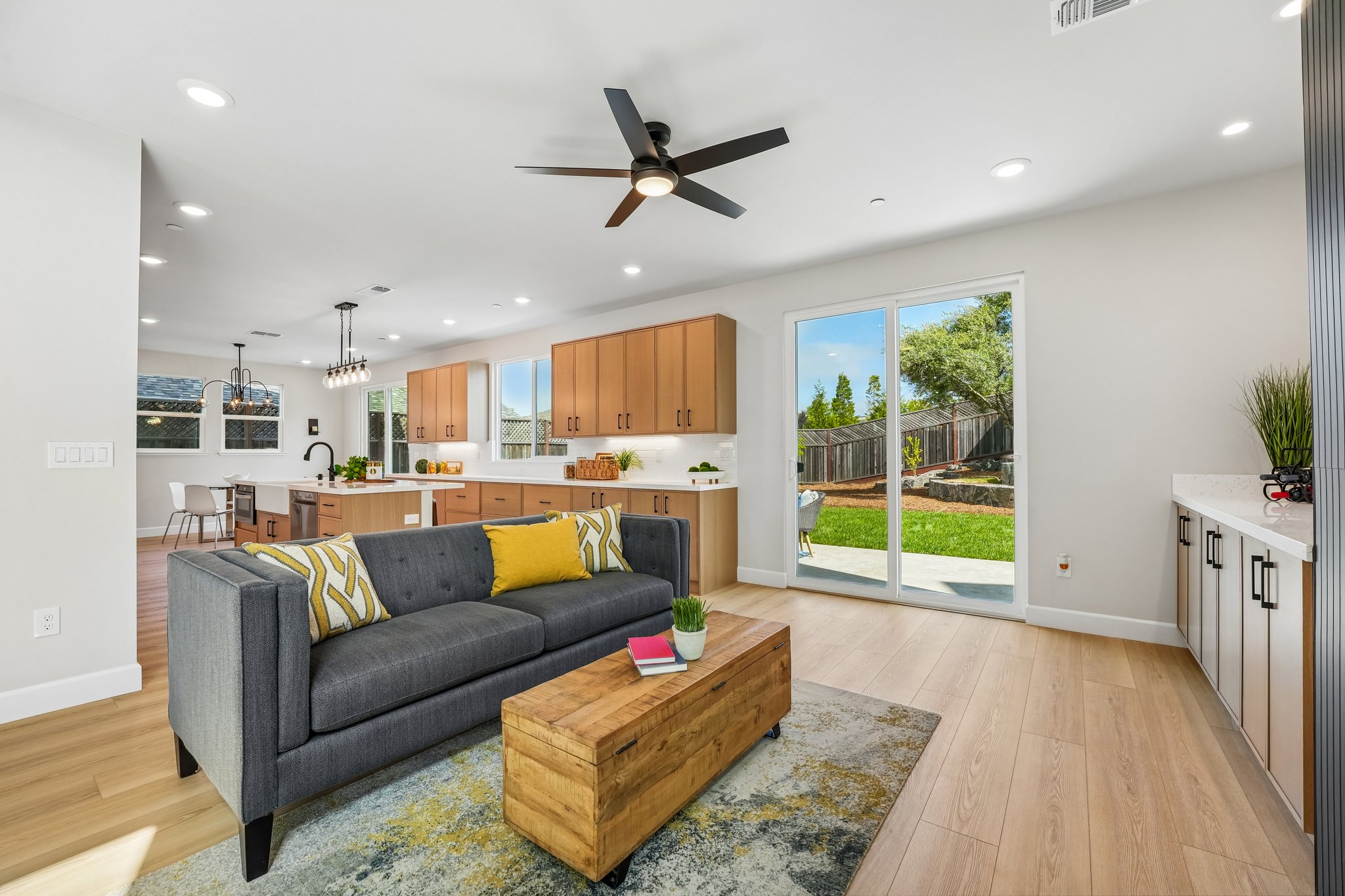 Gardenview Cir-S2504-015.jpg
