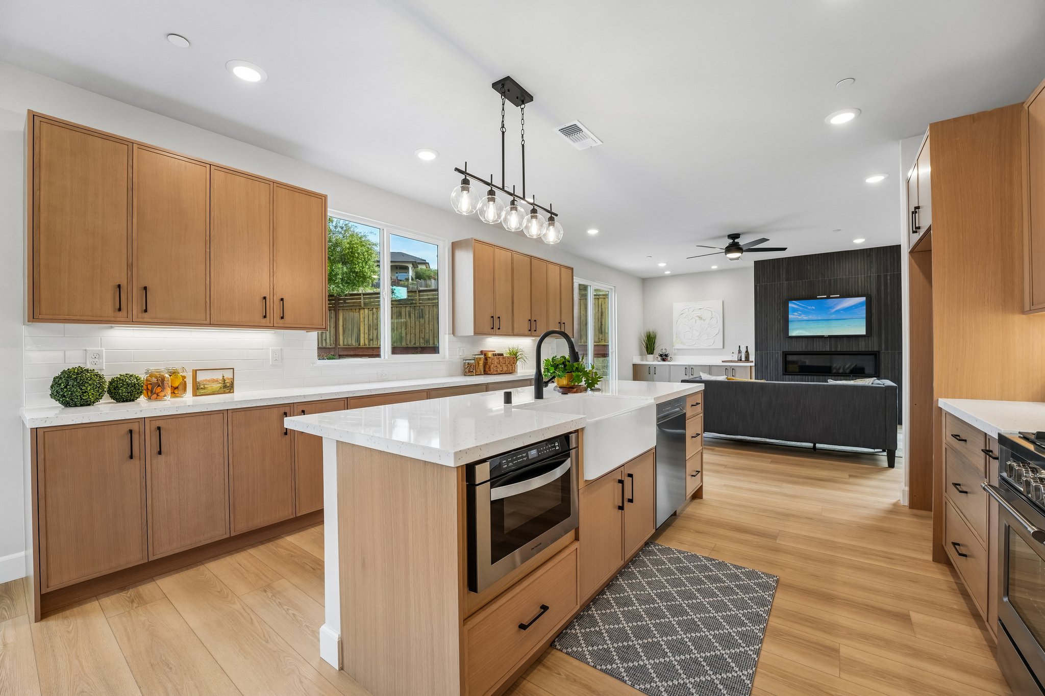 Gardenview Cir-S2504-033.jpg