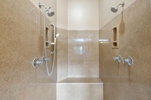 Primary Bathroom (3)