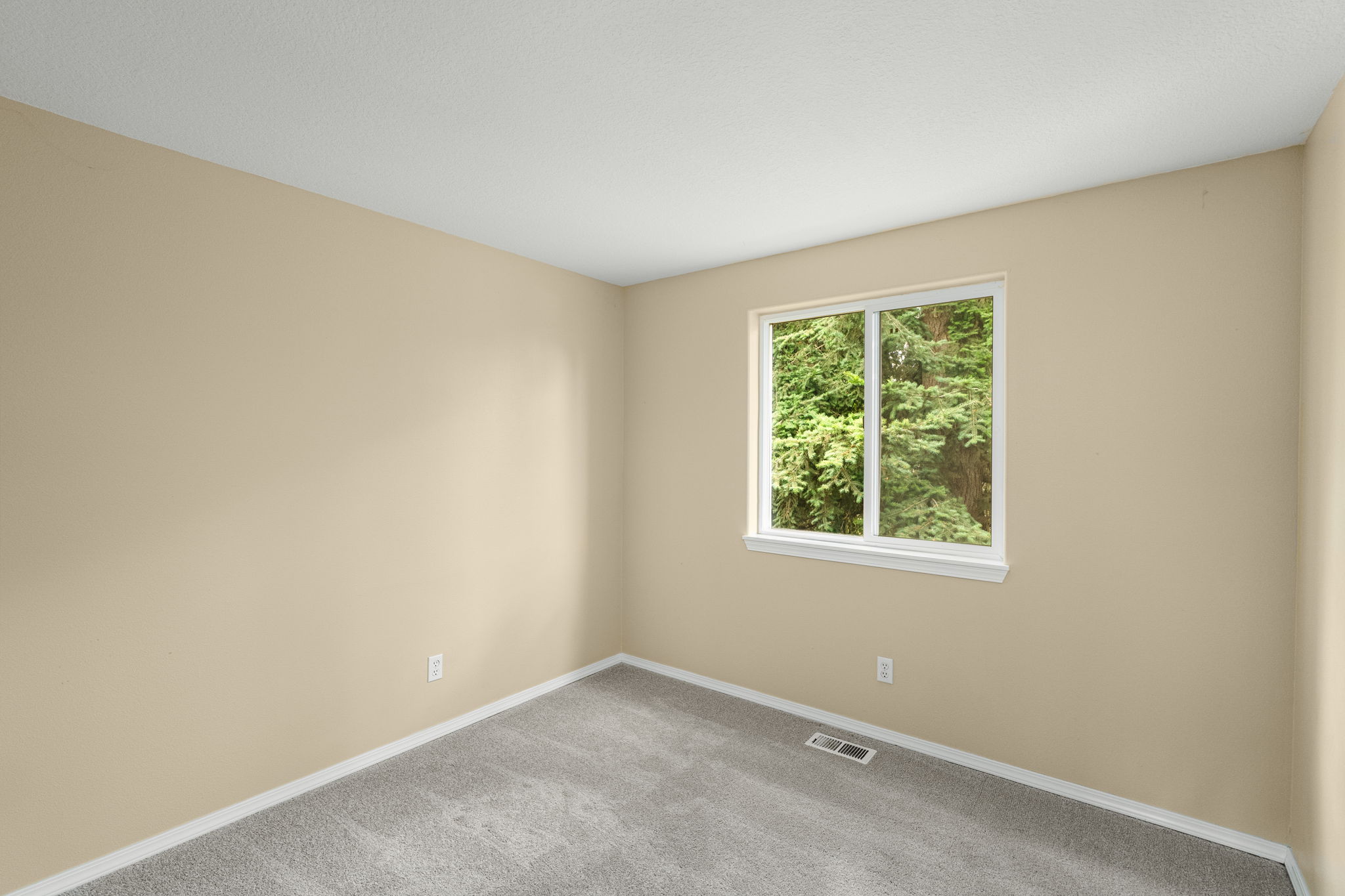 Bedroom #2 - Upper