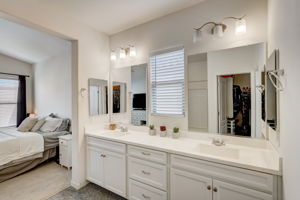 W Monroe St-026