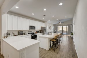 W Monroe St-012