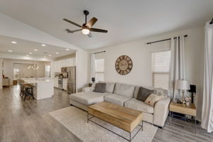 W Monroe St-007