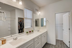 W Monroe St-024