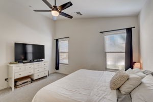 W Monroe St-023