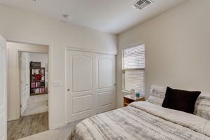 W Monroe St-020