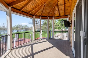 Screened-in Porch