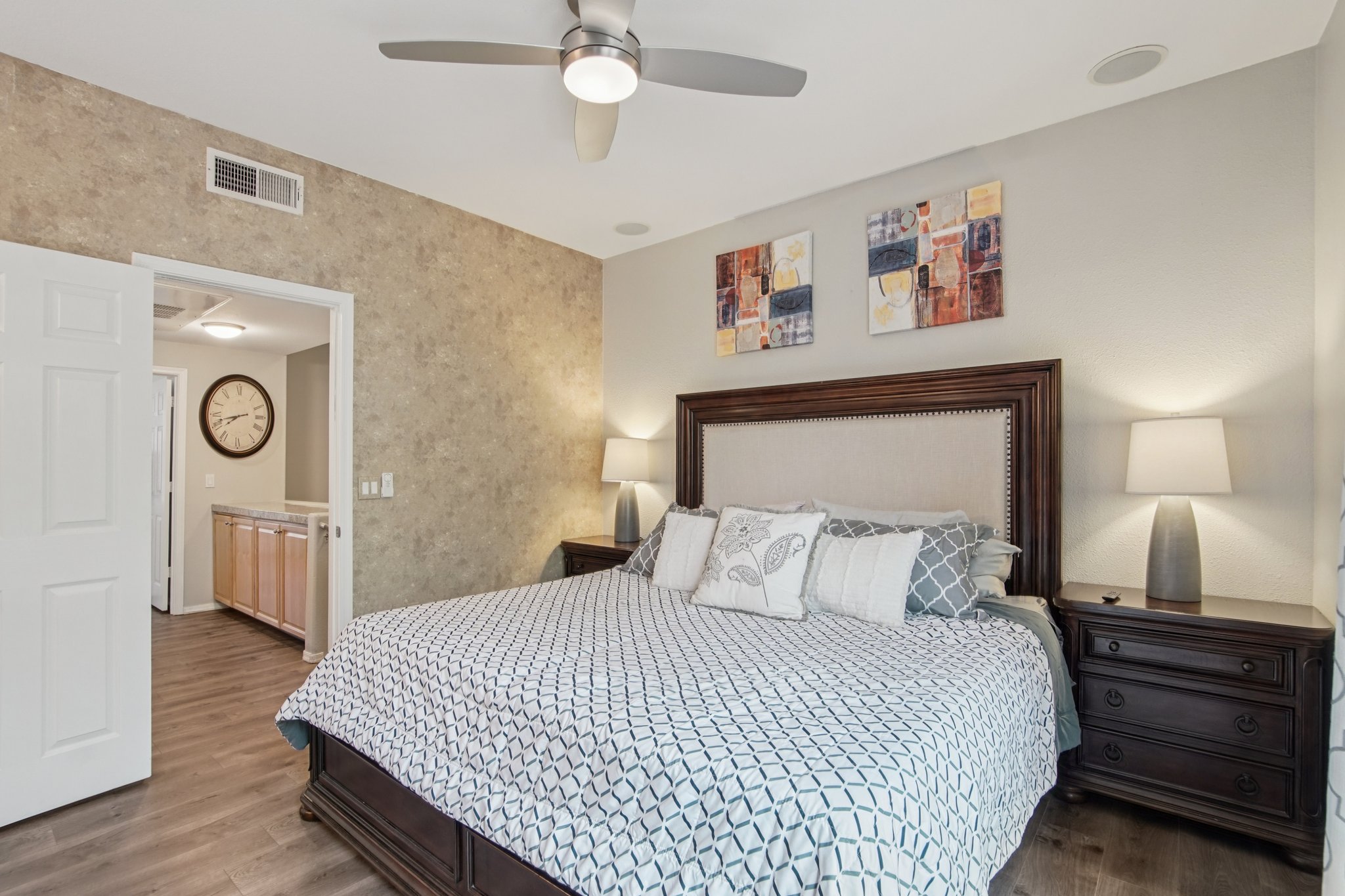 N 76th St 1104-S1909-018.jpg