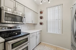 N 76th St 1104-S1909-012.jpg