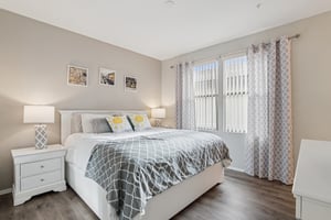 N 76th St 1104-S1909-014.jpg