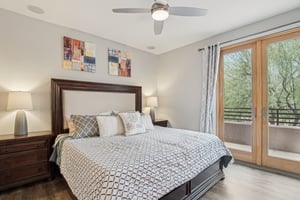 N 76th St 1104-S1909-017.jpg