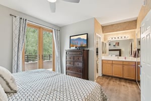 N 76th St 1104-S1909-019.jpg