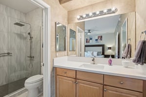 N 76th St 1104-S1909-020.jpg