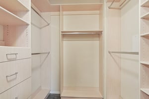 N 76th St 1104-S1909-021.jpg