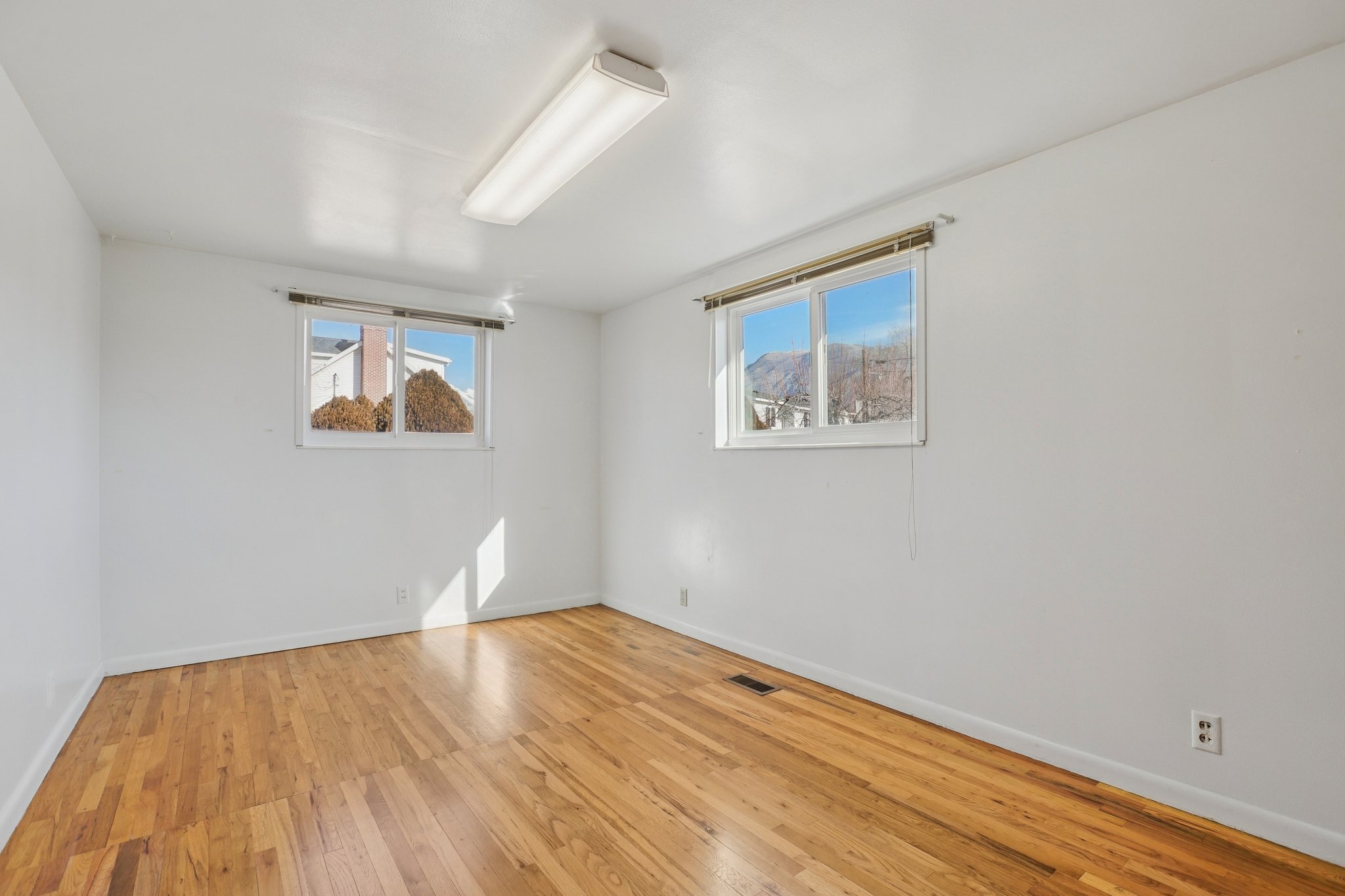 Caveman Blvd-S0502-020.jpg