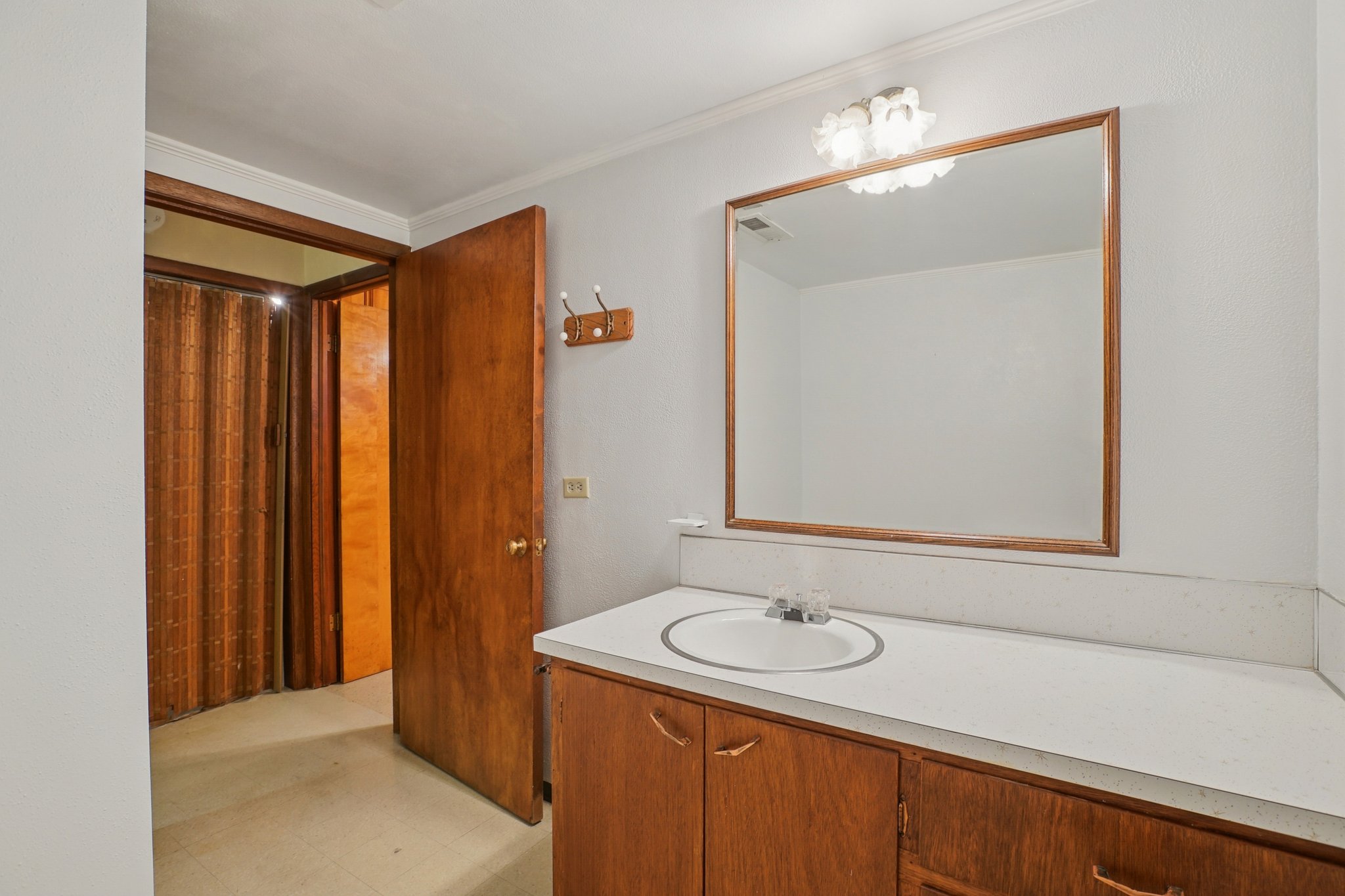 Caveman Blvd-S0502-026.jpg