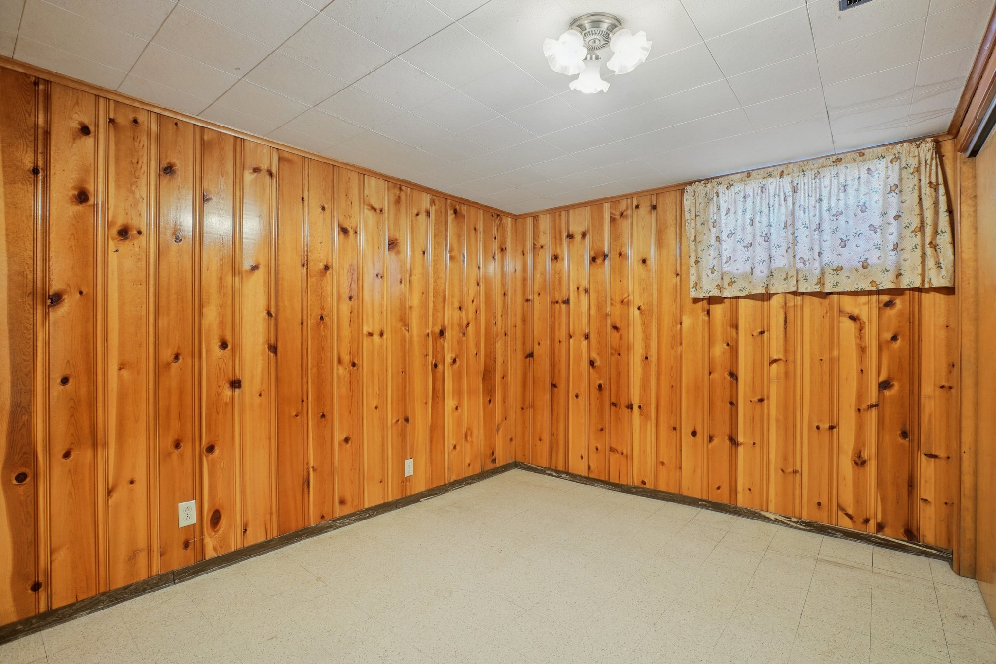 Caveman Blvd-S0502-027.jpg