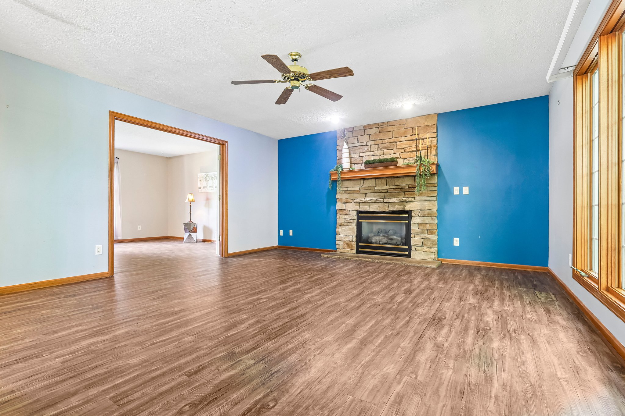Fairway Dr-S0610-009.jpg