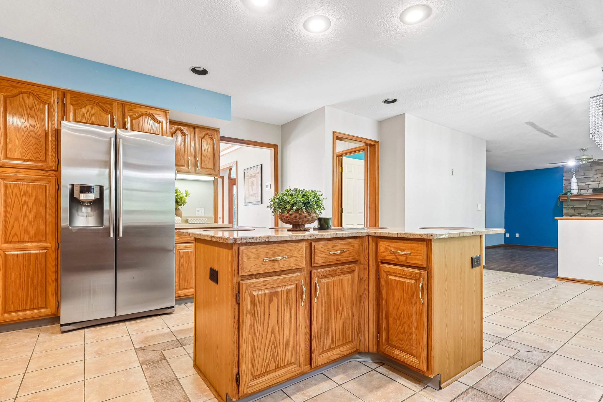 Fairway Dr-S0610-017.jpg