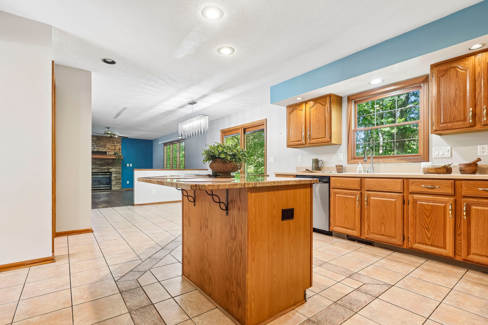 Fairway Dr-S0610-018.jpg