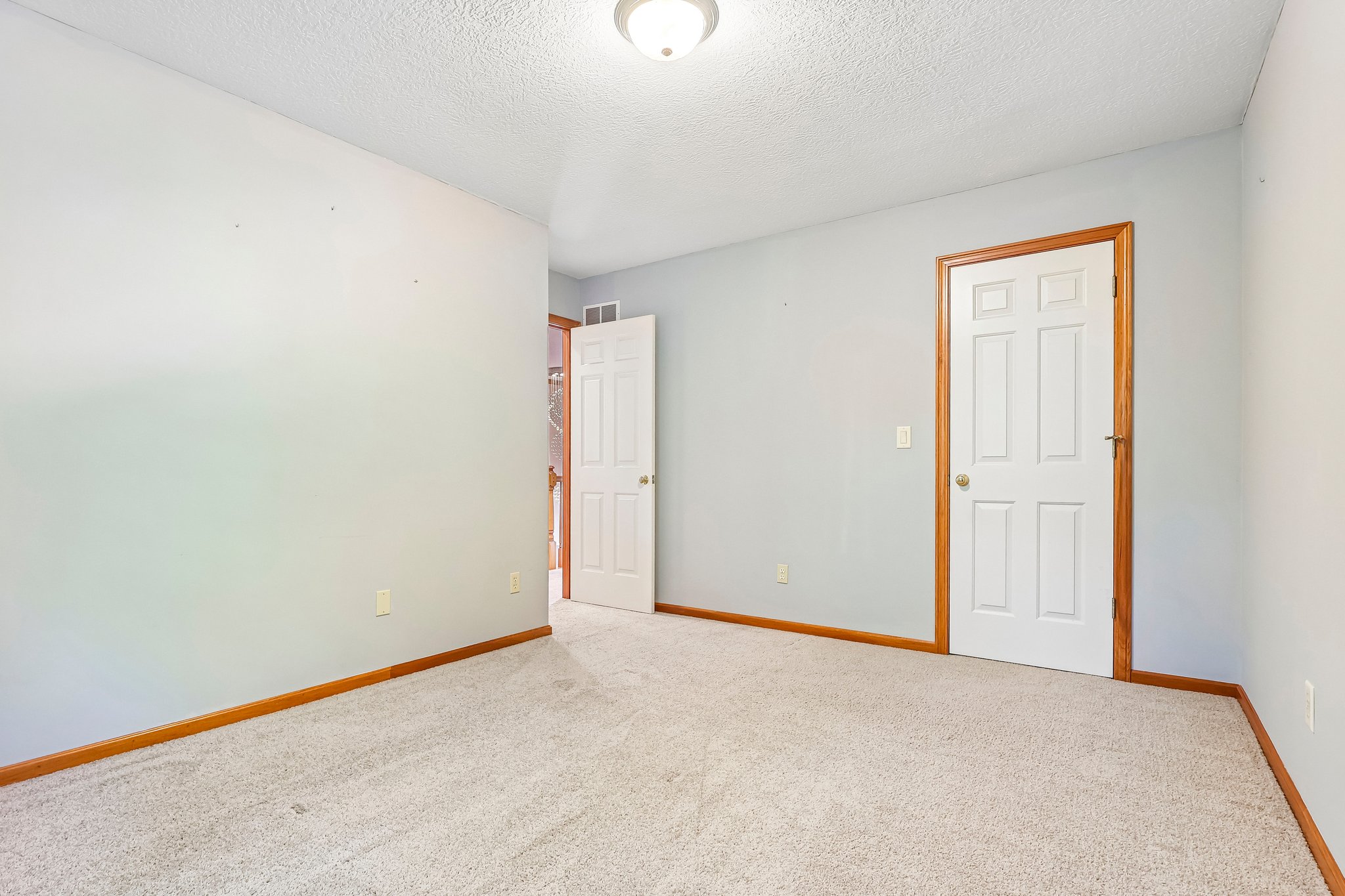Fairway Dr-S0610-034.jpg