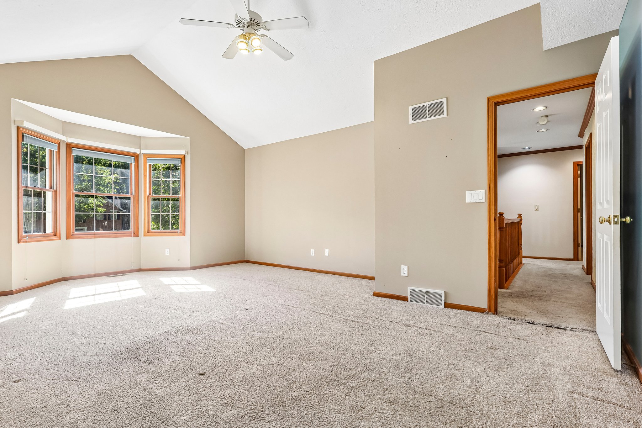 Fairway Dr-S0610-040.jpg