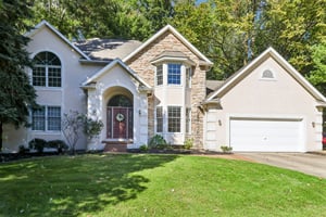 Fairway Dr-S0610-001.jpg