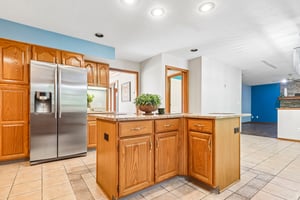 Fairway Dr-S0610-017.jpg