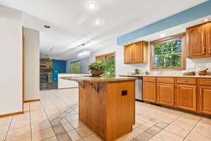 Fairway Dr-S0610-018.jpg
