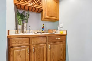 Fairway Dr-S0610-019.jpg