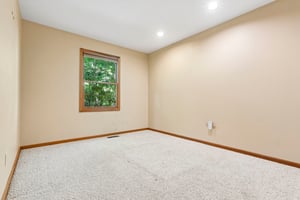 Fairway Dr-S0610-024.jpg