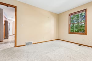 Fairway Dr-S0610-026.jpg