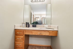 Fairway Dr-S0610-044.jpg