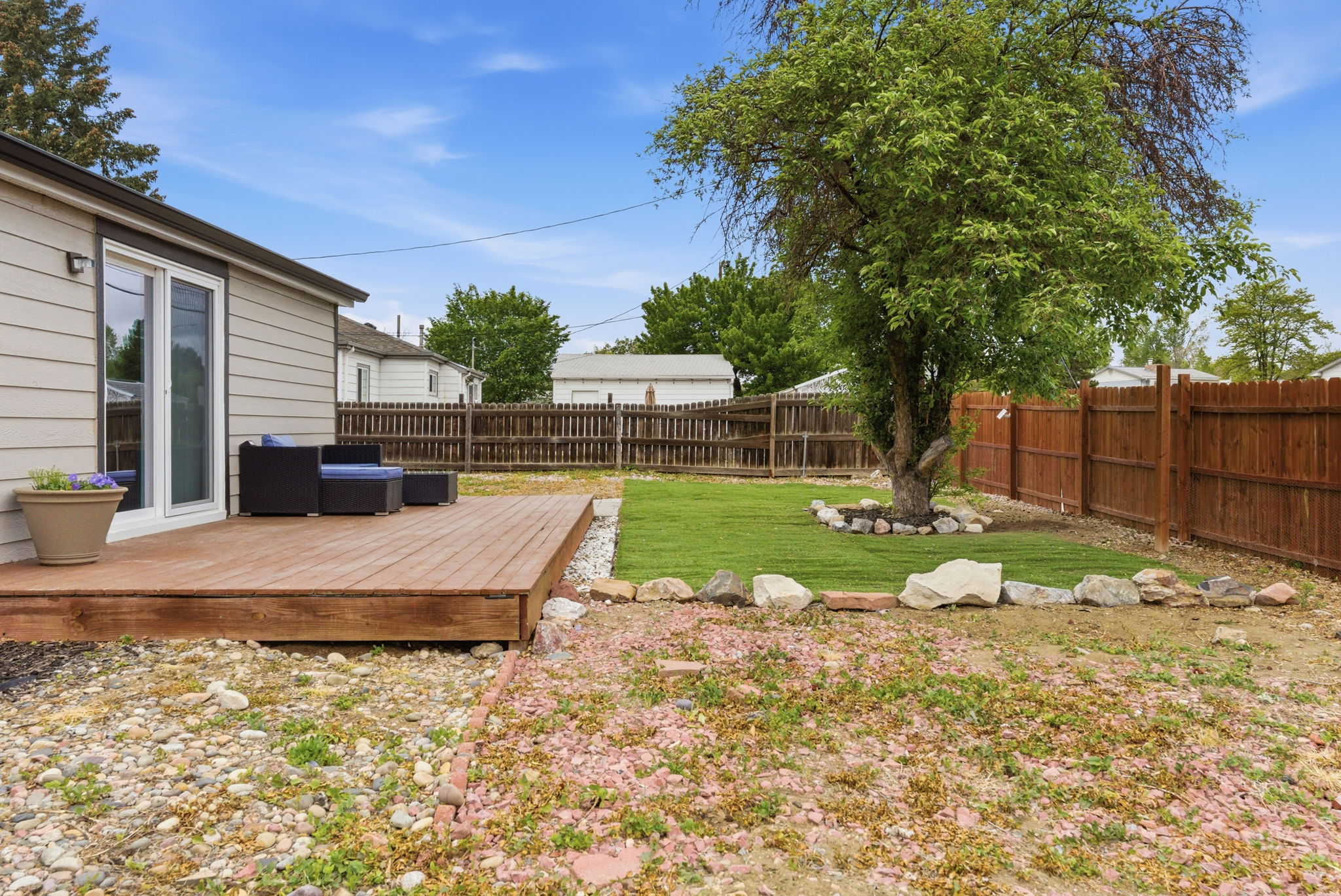 28 1981 Ruth Dr