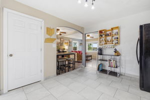 1 1981 Ruth Dr