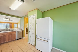 Juniper Berry Dr-2306-015.jpg