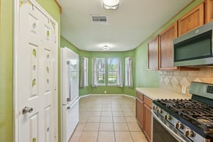 Juniper Berry Dr-2306-017.jpg