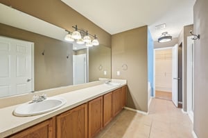 Juniper Berry Dr-2306-021.jpg