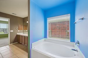 Juniper Berry Dr-2306-022.jpg