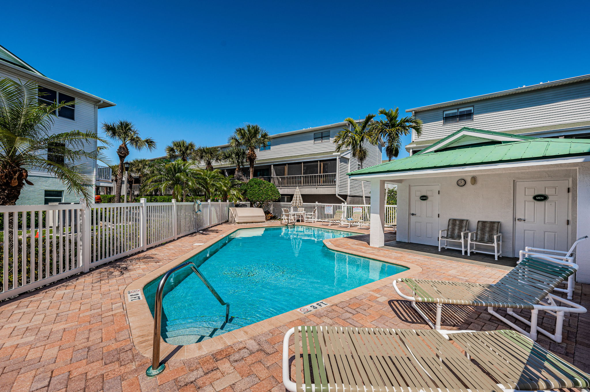 Palm Beach Pool 2