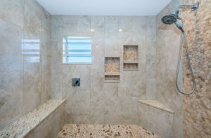 Primary Bathroom 1c