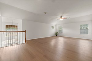  Photo 33