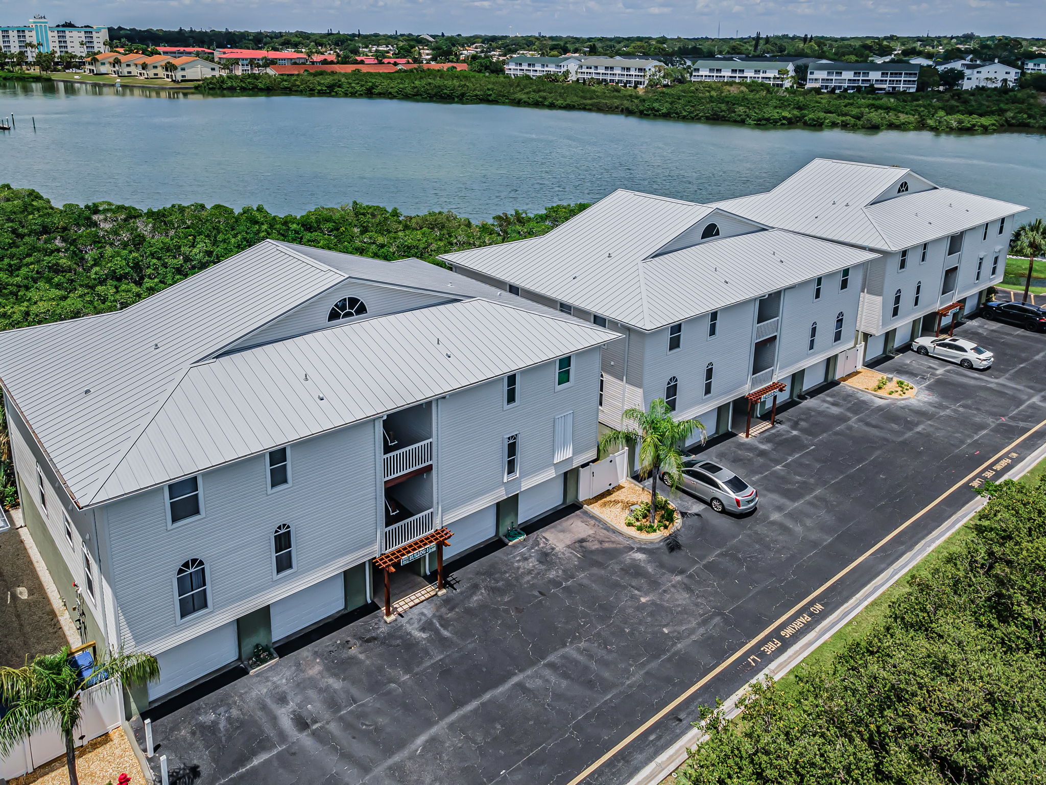 Front Exterior26