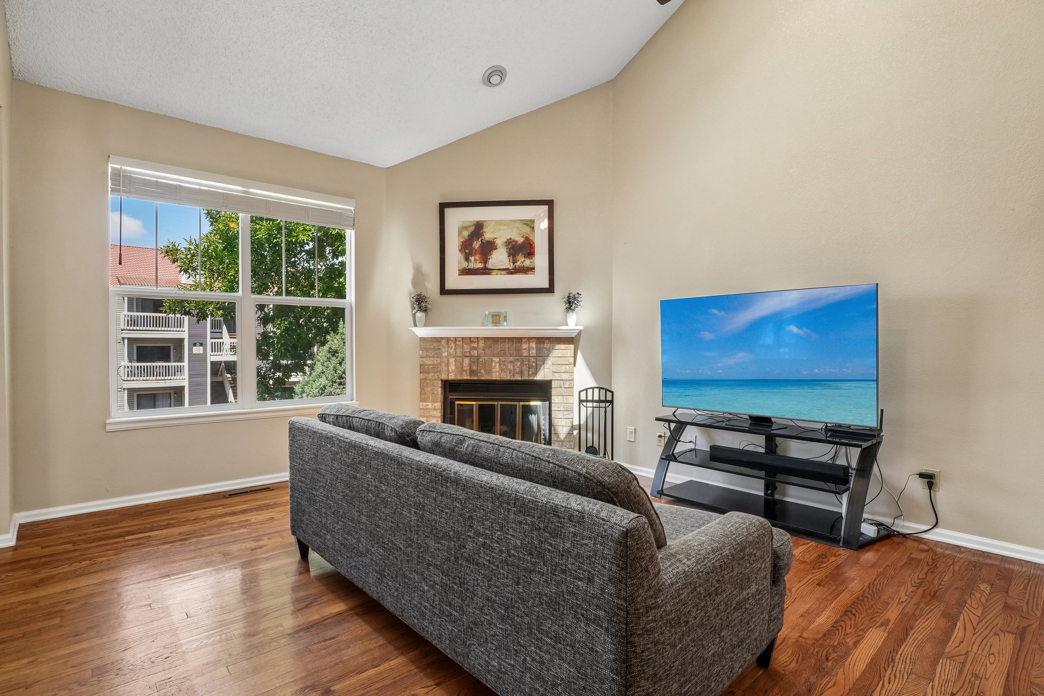 S Xenia Way-S2406-008.jpg