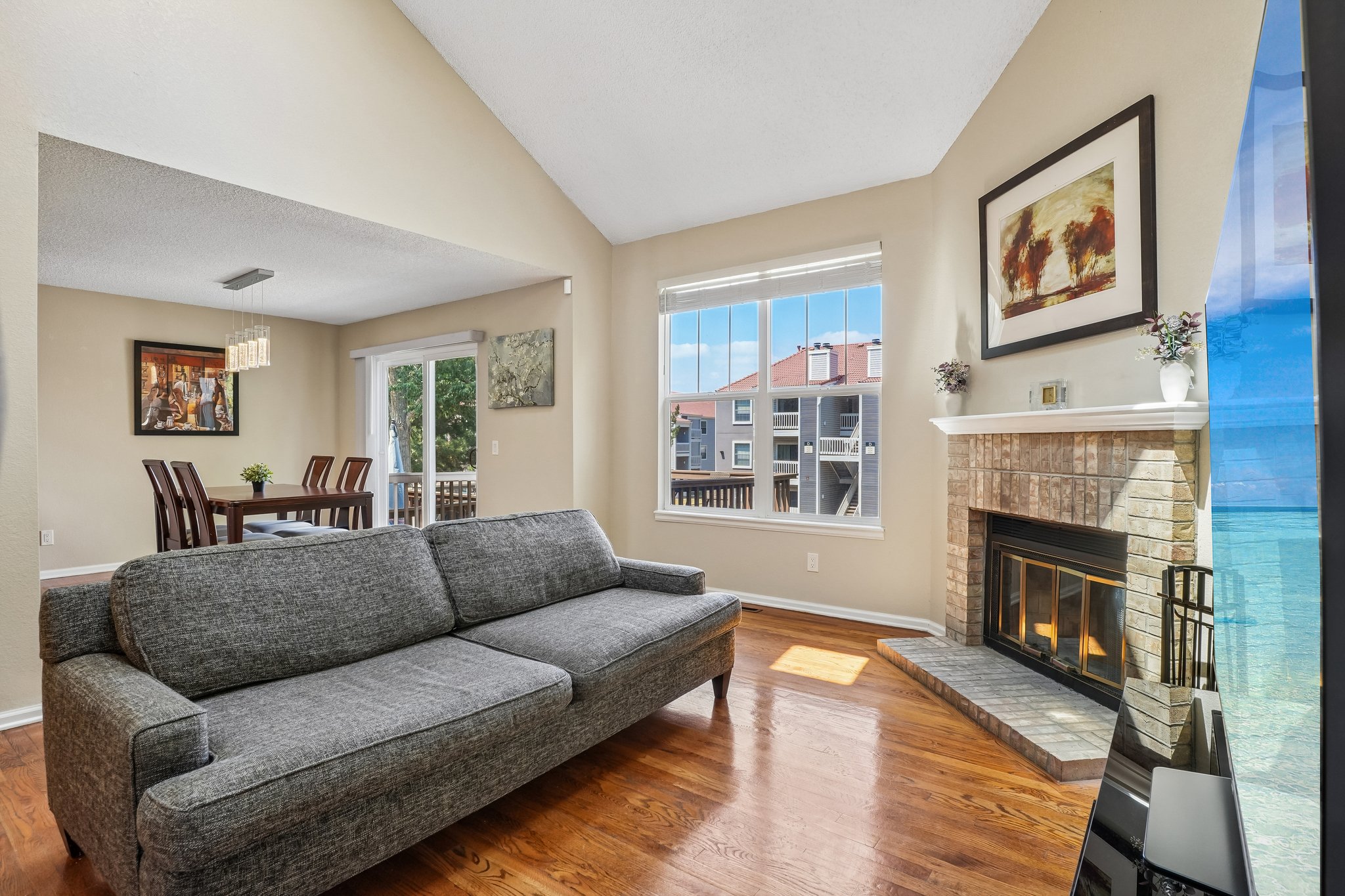 S Xenia Way-S2406-009.jpg