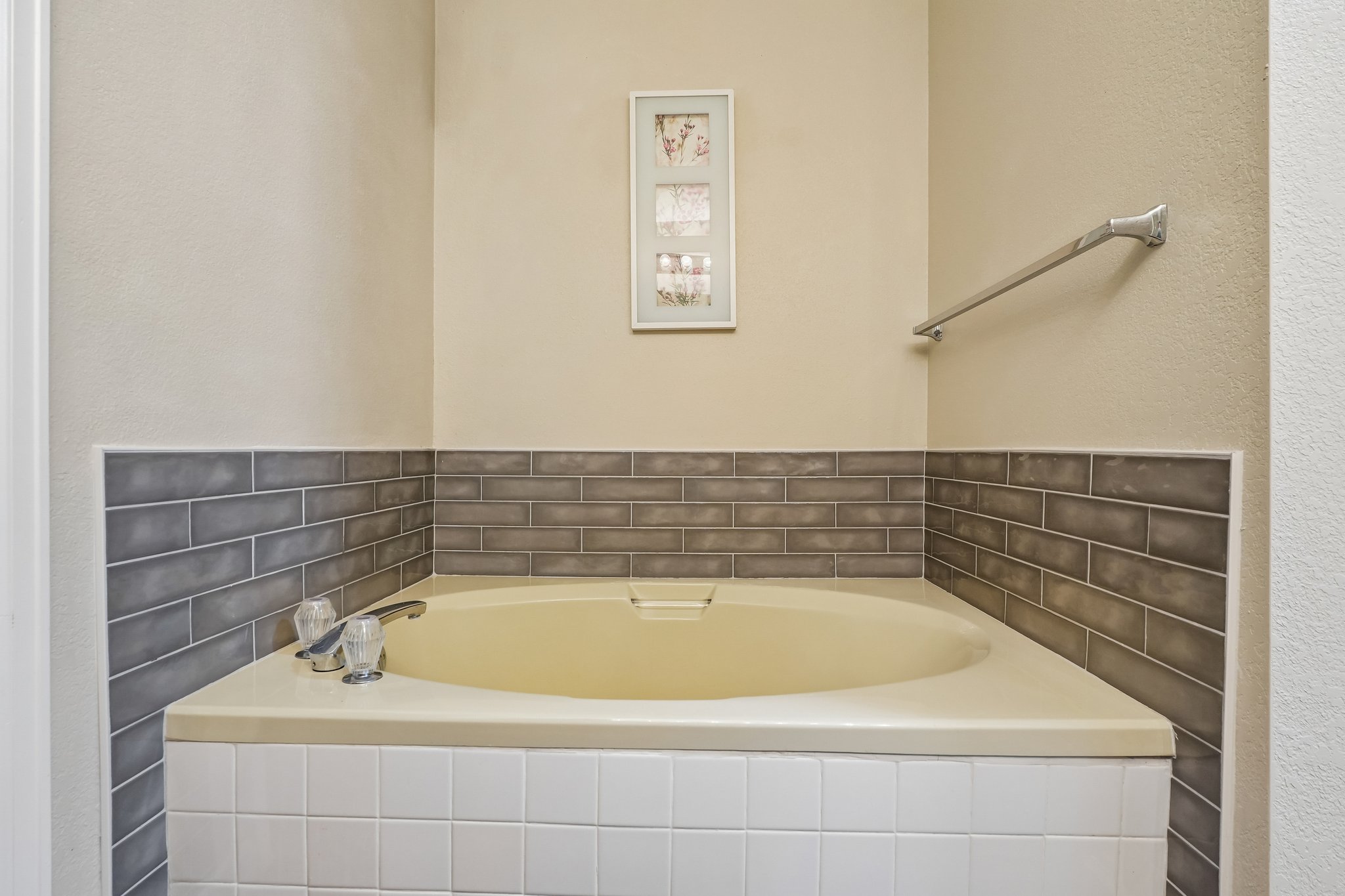S Xenia Way-S2406-029.jpg